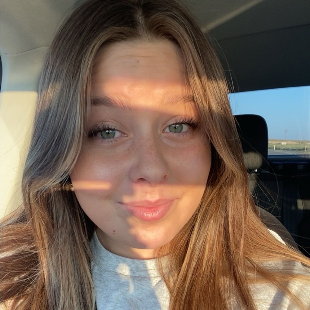Meet your Posher, Charissa